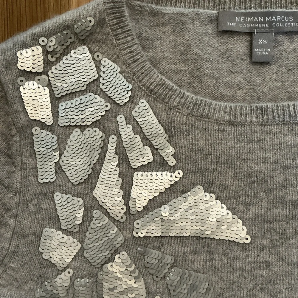 Neiman‎ Marcus The Cashmere Collection Sleeve Sequin Gray Sweater Size XS